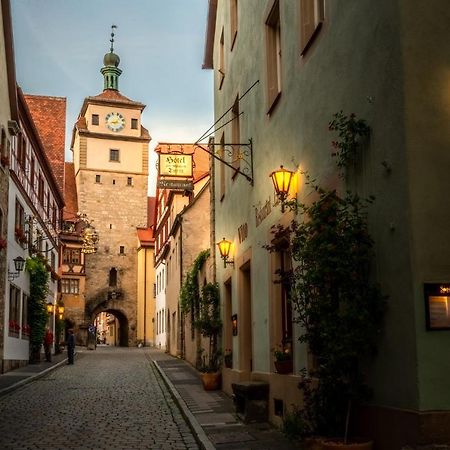 Gaestehaus Am Weissen Turm Rothenburg ob der Tauber Esterno foto