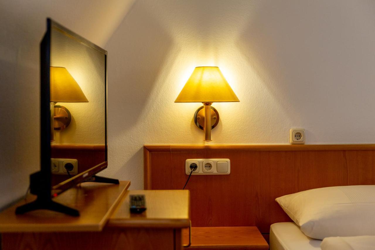 Gaestehaus Am Weissen Turm Rothenburg ob der Tauber Esterno foto