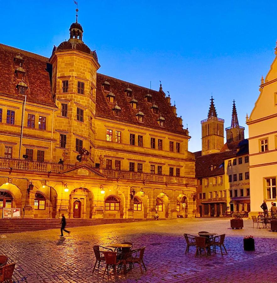 Gaestehaus Am Weissen Turm Rothenburg ob der Tauber Esterno foto