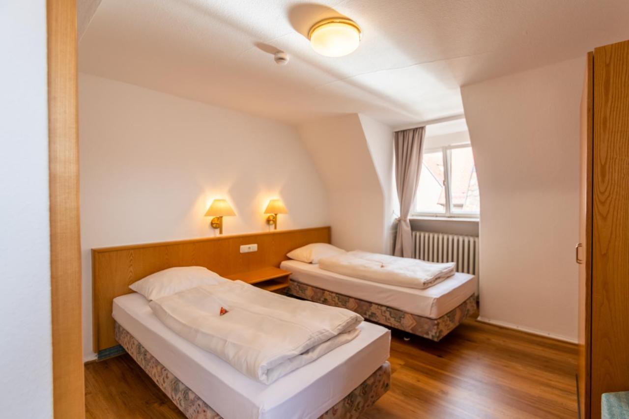 Gaestehaus Am Weissen Turm Rothenburg ob der Tauber Esterno foto
