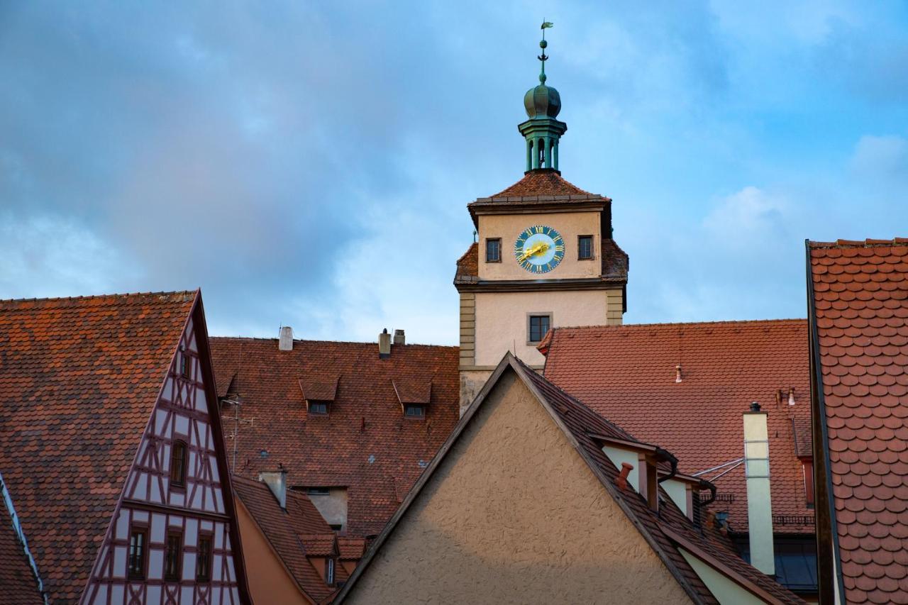 Gaestehaus Am Weissen Turm Rothenburg ob der Tauber Esterno foto