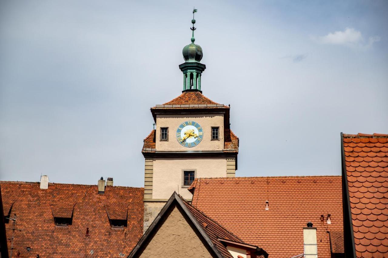 Gaestehaus Am Weissen Turm Rothenburg ob der Tauber Esterno foto
