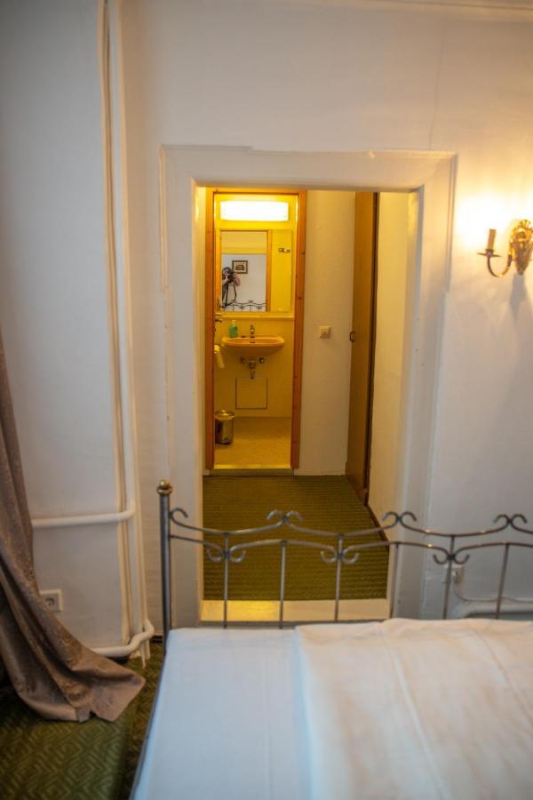 Gaestehaus Am Weissen Turm Rothenburg ob der Tauber Esterno foto